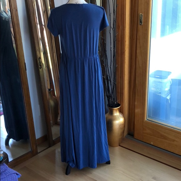 Blue embroidered flattering dress - Picture 4 of 5